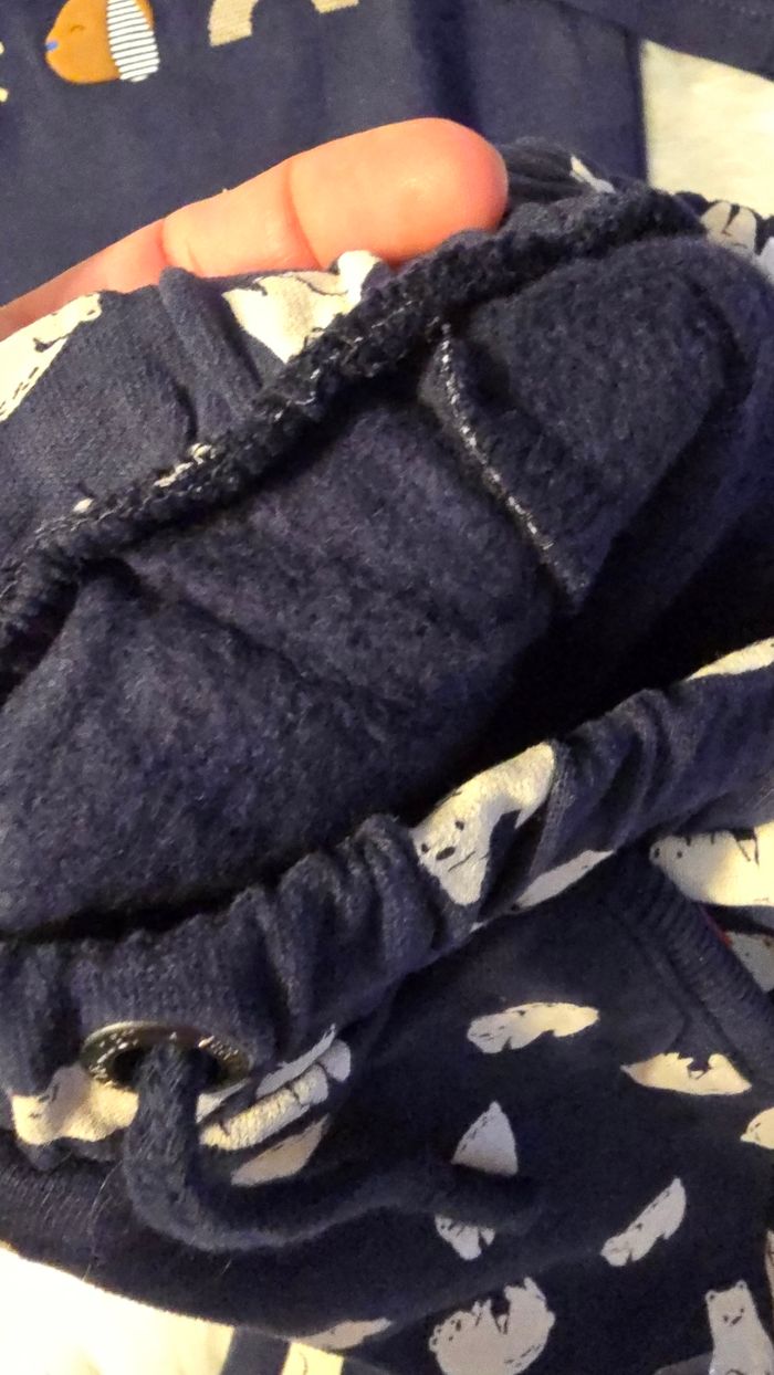 (Neufs non portés) 🏷🏷🥰😍 superbe ensemble teeshirt ml et pantalon molleton et molletonné 12mois Garçon 😍🥰💙 - photo numéro 4