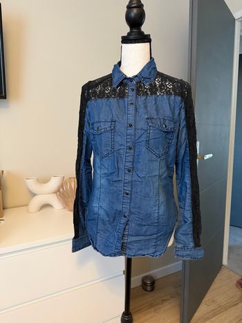 Chemise en jean détails broderie