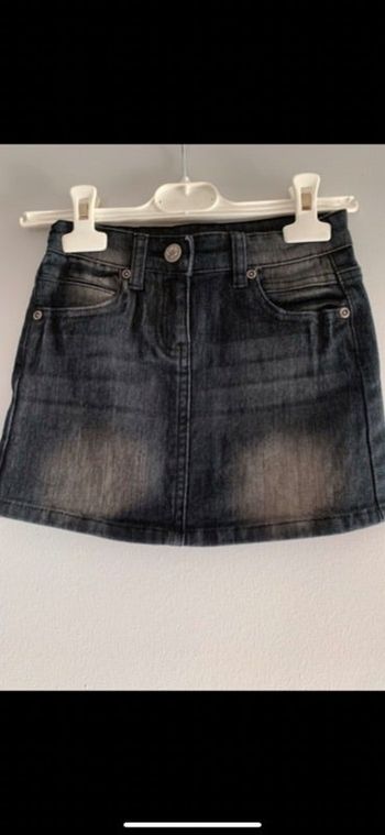 Jupe  Neuve en jeans taille 5 ans