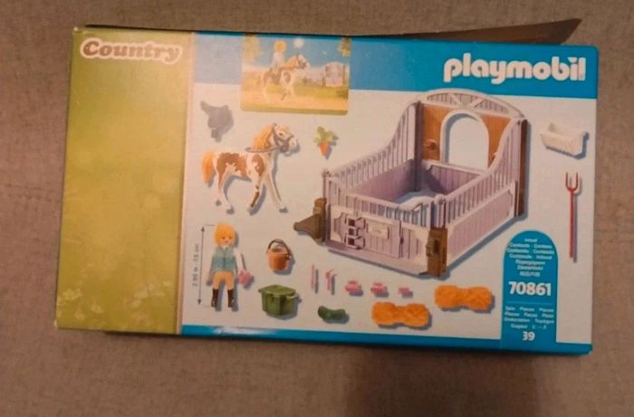 Boîte de playmobil country le box a chevaux neuf jamais ouvert - photo numéro 4
