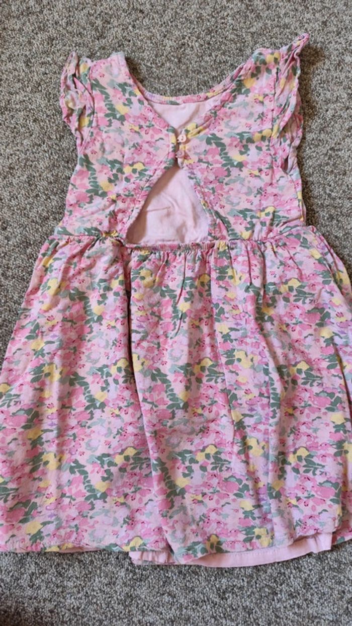 Jolie robe d'été doublée, 5 ans - photo numéro 3