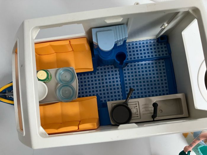 Voiture et caravane Playmobil - photo numéro 4