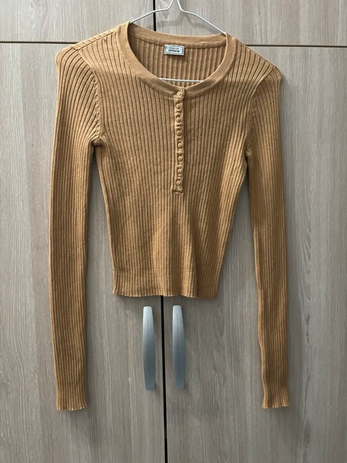 Pull crop top