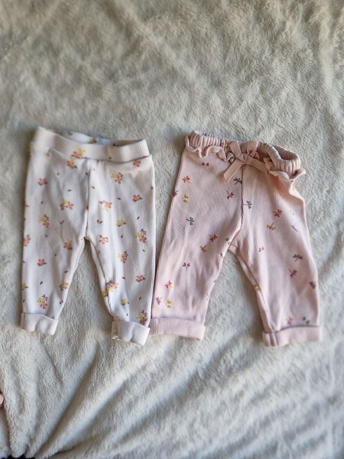 Lot de 2 leggings
3 mois
Tape à l'œil