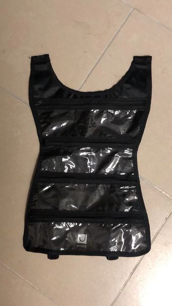 Pochette à bijoux à mettre sur cintre