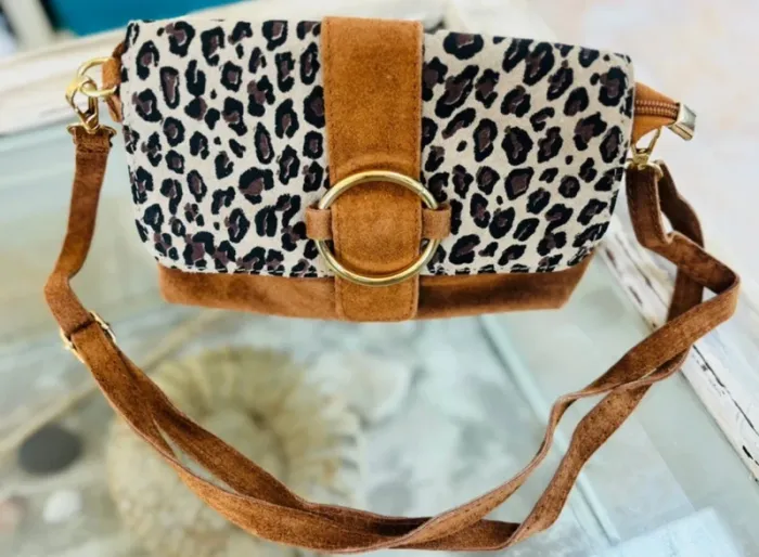 Sac cuir camel et imprimé léopard - photo numéro 8