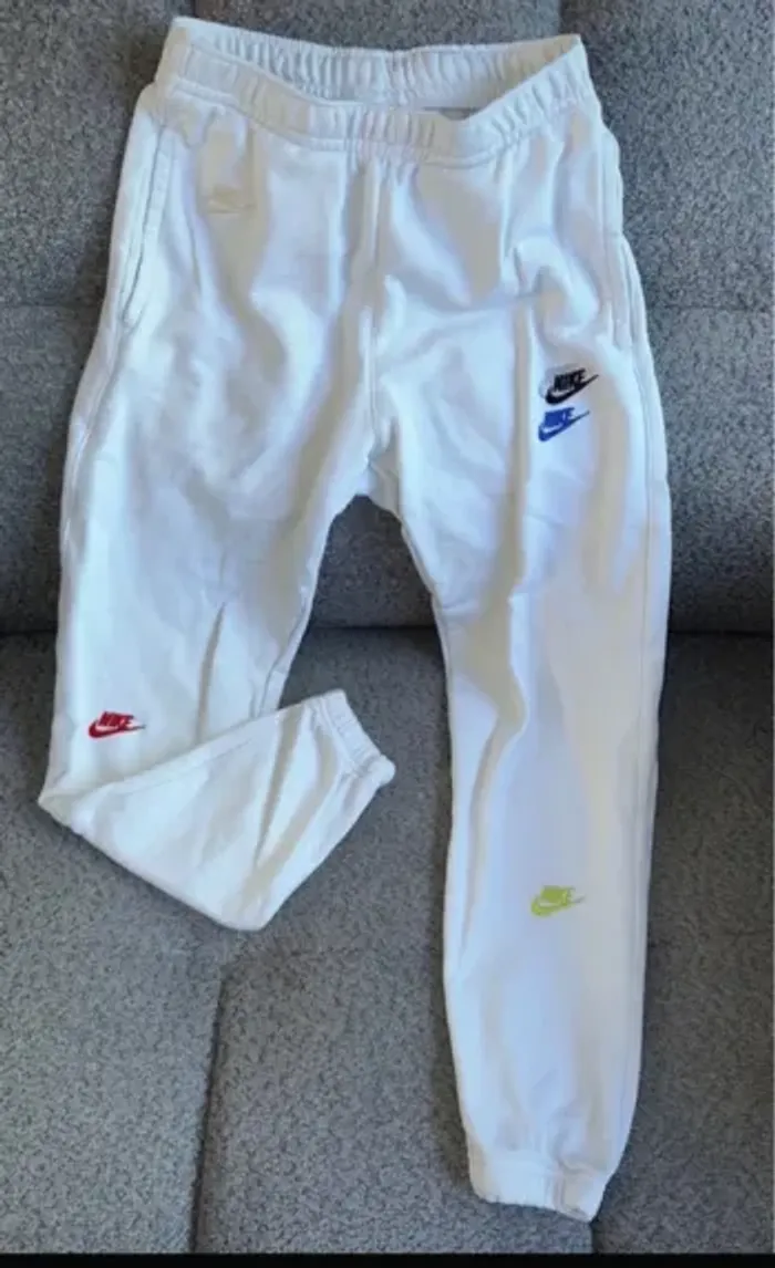 Jogging blanc logo multicolore Nike neuf - photo numéro 2
