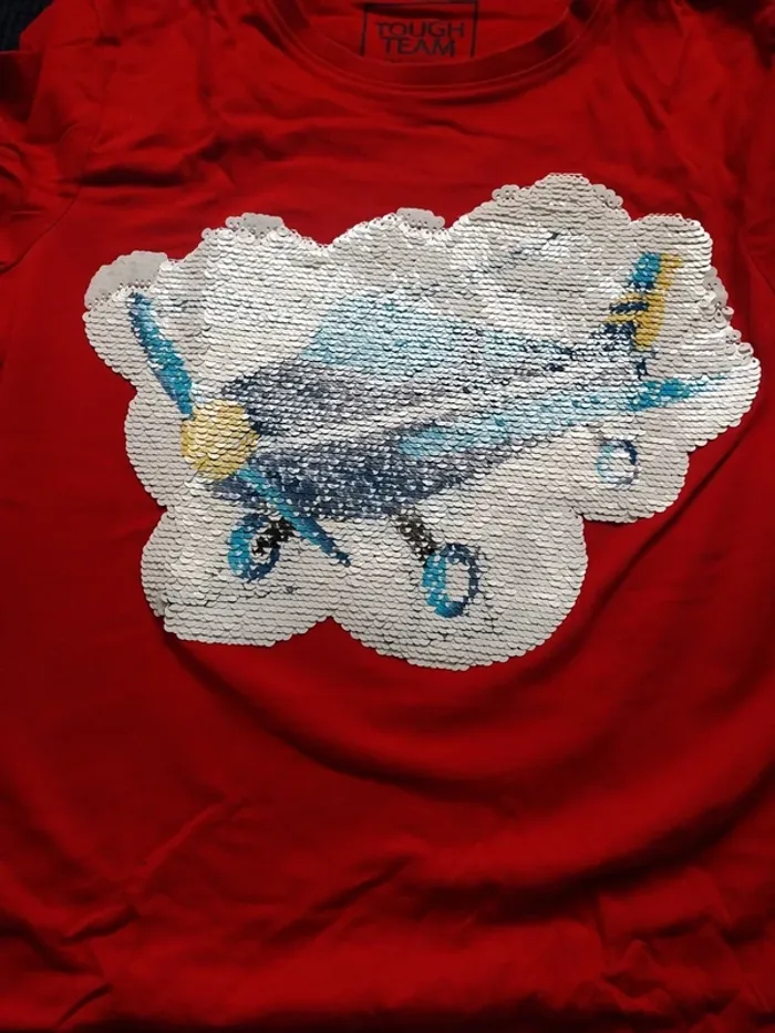 Tee shirt rouge avec dessin en perle T10A - photo numéro 3