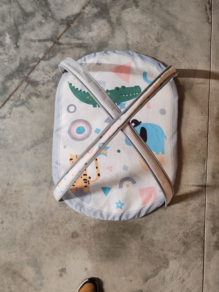 Tapis d'éveil bébé pliable avec arceaux - photo numéro 2