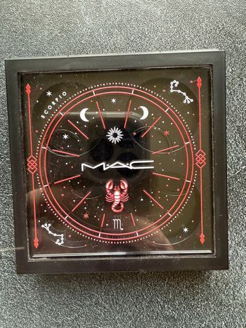 Boîte pour ombres à paupière Mac Scorpion