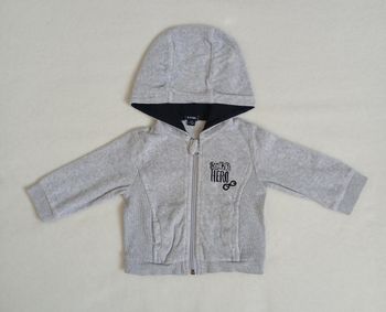 Gilet à capuche gris clair 6 mois