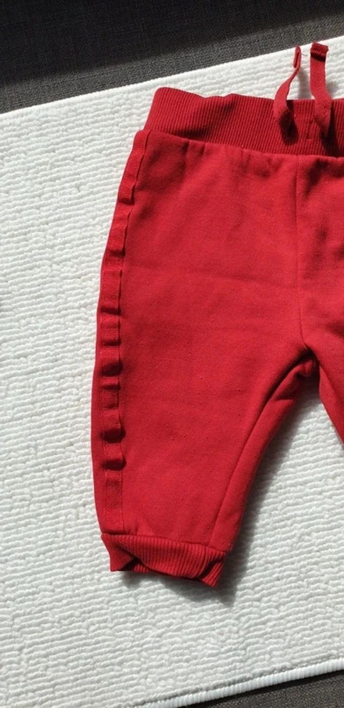 Pantalon rouge 6 mois - photo numéro 2