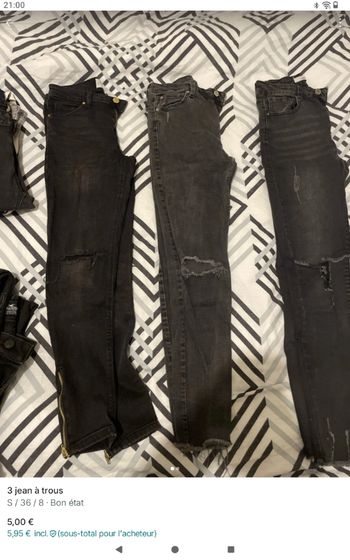 Lots de trois jeans a trous 