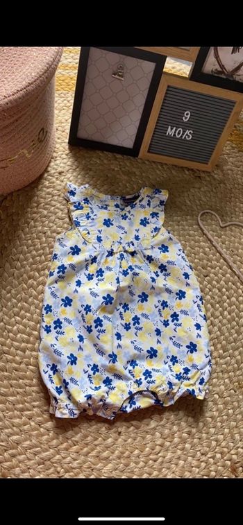 Jolie combinaison short 9 mois