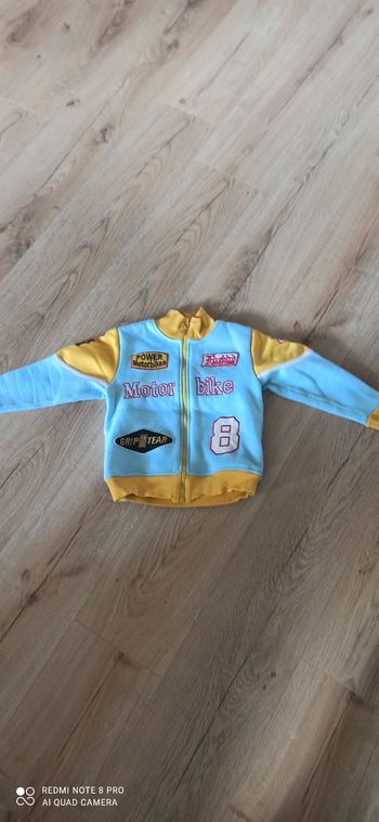Veste zippee 4 ans