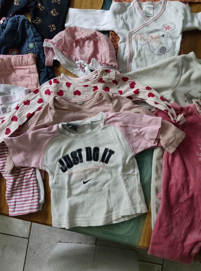 Lot bébé fille 6 mois - photo numéro 3