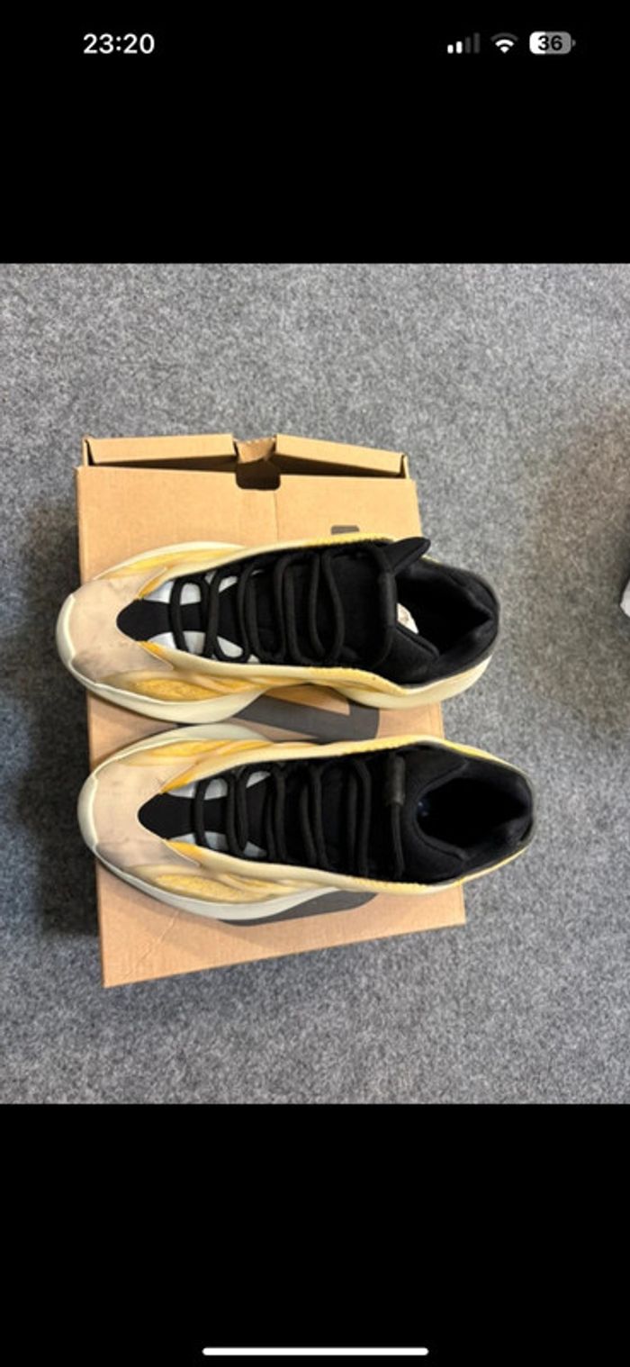 adidas Yeezy 700 V3 dans le coloris rare “Monsaf” - photo numéro 2
