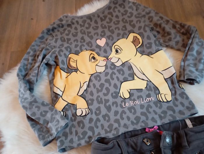 Tenue fille 4/5 ans Disney roi lion 🦁+ bas ikks - photo numéro 2