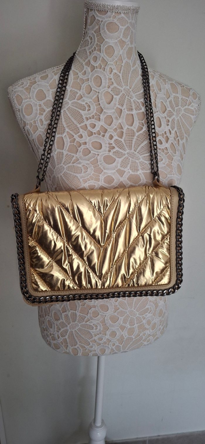 Sac doré neuf - photo numéro 2