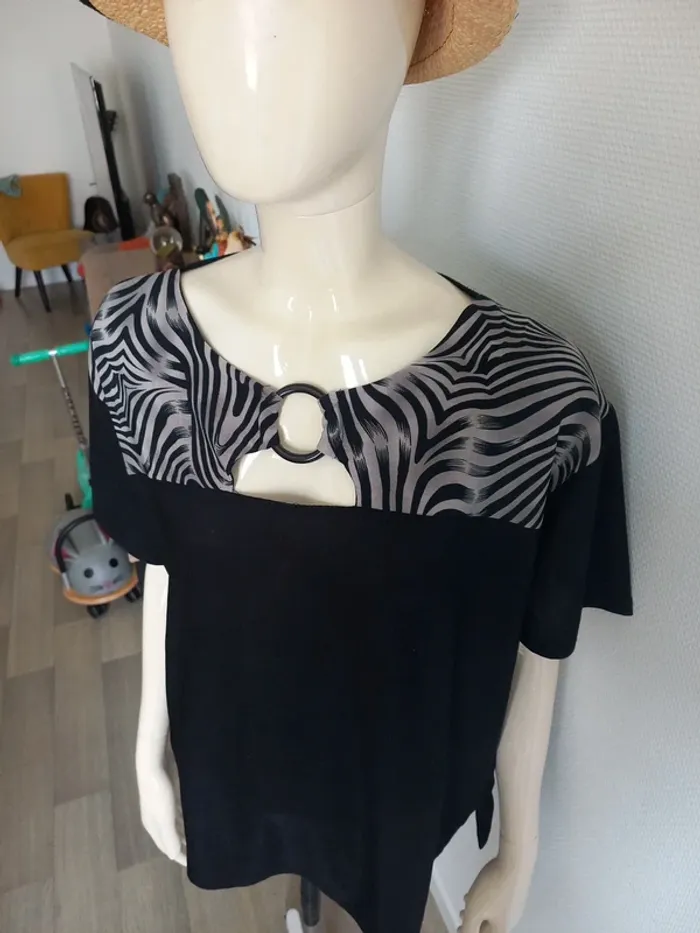 Tee-shirt noir fantaisie T.M/L - photo numéro 3