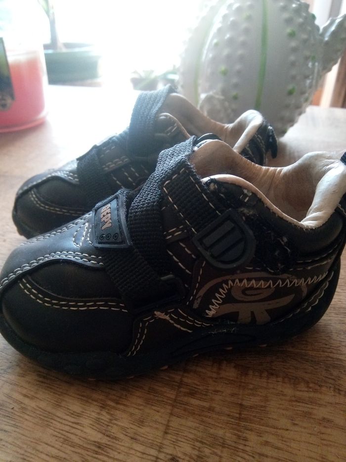 Chaussures enfant très Bon Etat - photo numéro 3