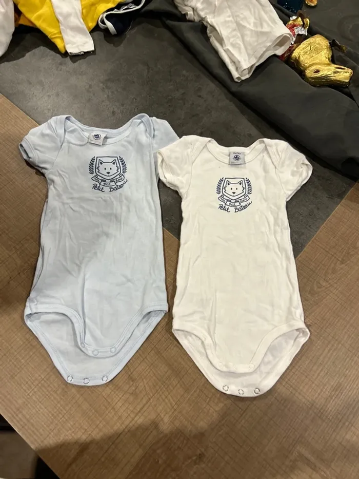 Lot de deux bodys