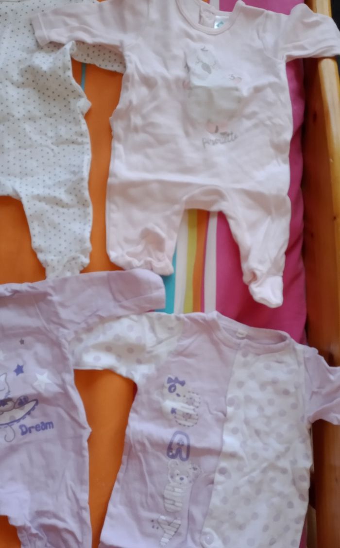 Pyjama comme neuf pour la plupart naissance , 1 mois - photo numéro 2