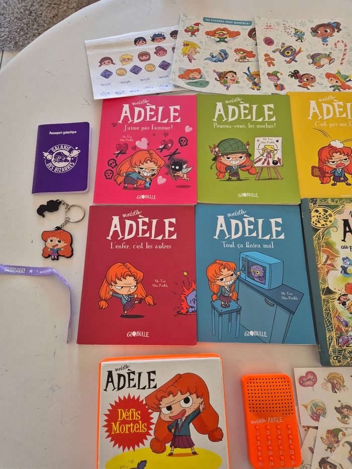 Lot Mortelle adele 8 livres, jeu défis mortels, la boite a phrases mortelles tatoo stickers carte - photo numéro 2