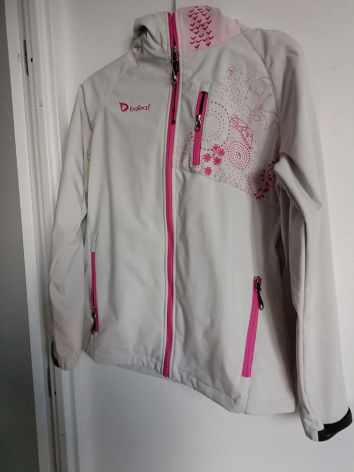 Veste Baleaf 100% polyester juste lavé Très bon état Blanc cassé rose fushia taille M - photo numéro 2