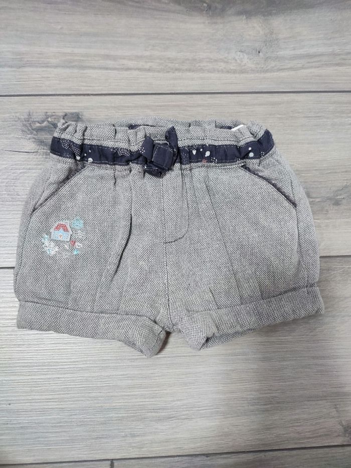 Short gris sergent major 3 mois très bon état