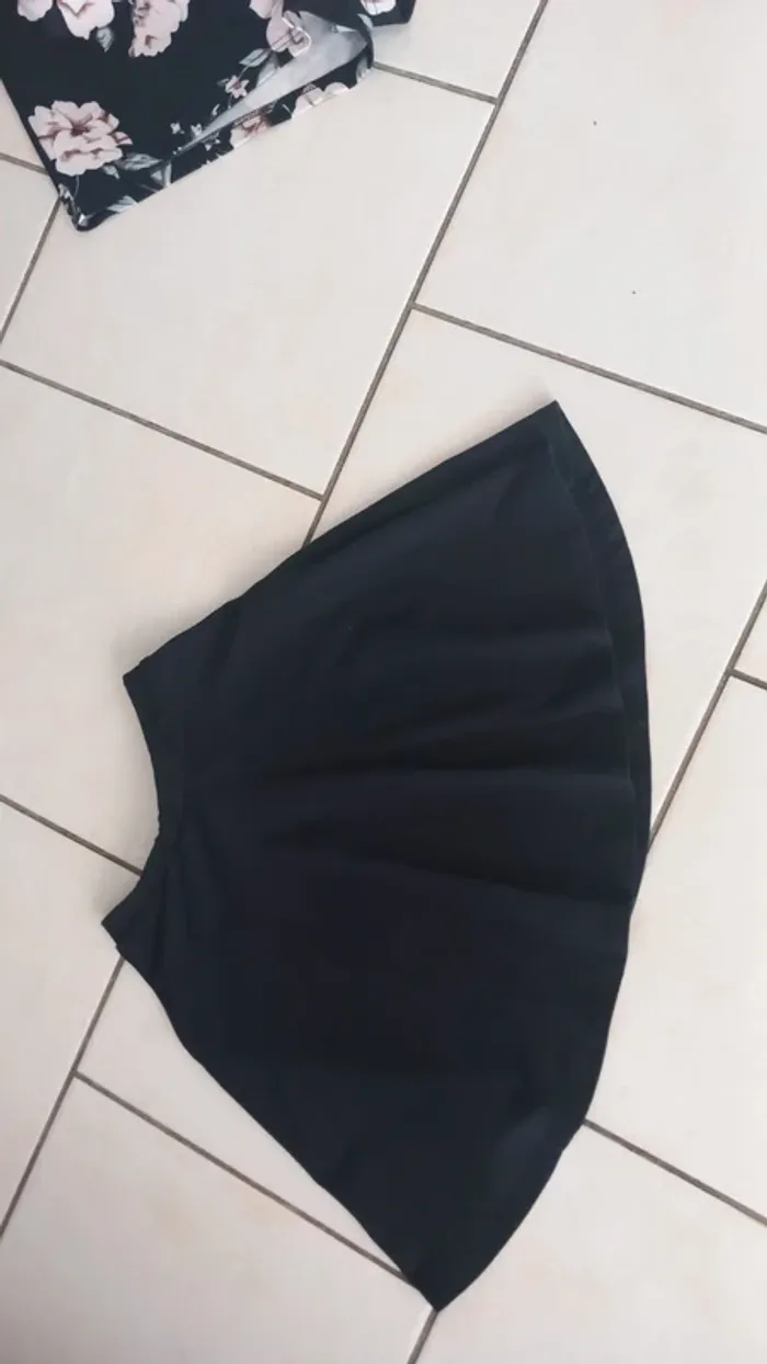 Jupe noire danseuse jennyfer mise 1 fois xs