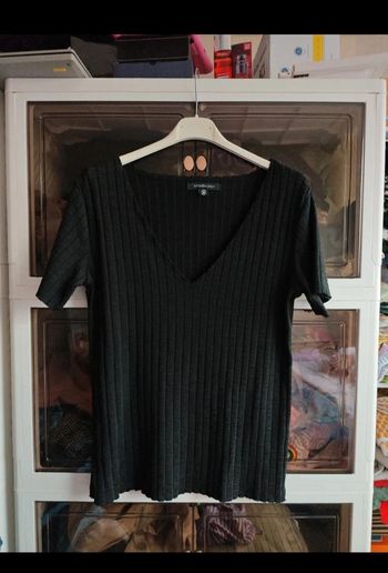 T-shirt col V femme noir uni