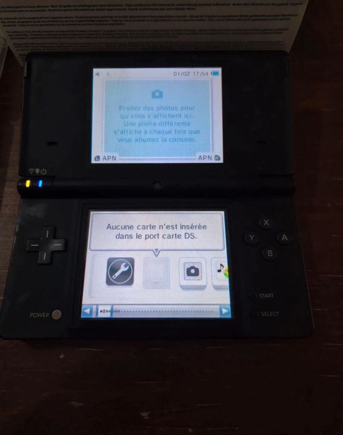 Console Nintendo ds dsi noire et jeux - photo numéro 3