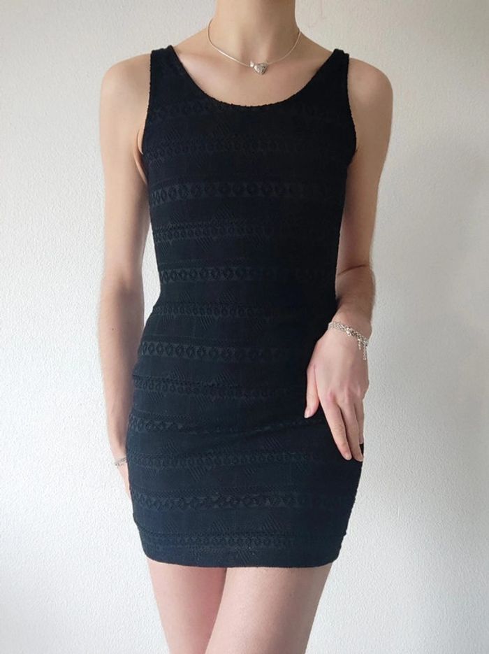 Petite robe noire moulante dentelle géométrique / Manoukian - 36/S à 38/M