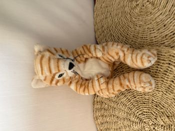 Peluche chat IKEA rayé roux yeux verts 30 cm