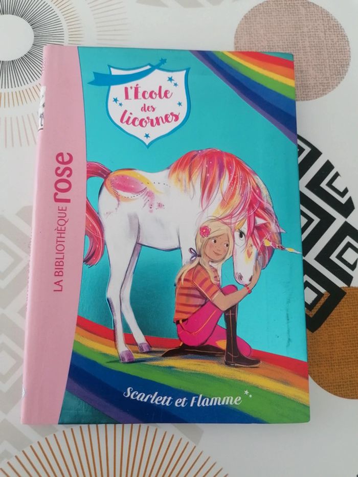 Livre l'école des licornes Scarlett et Flamme