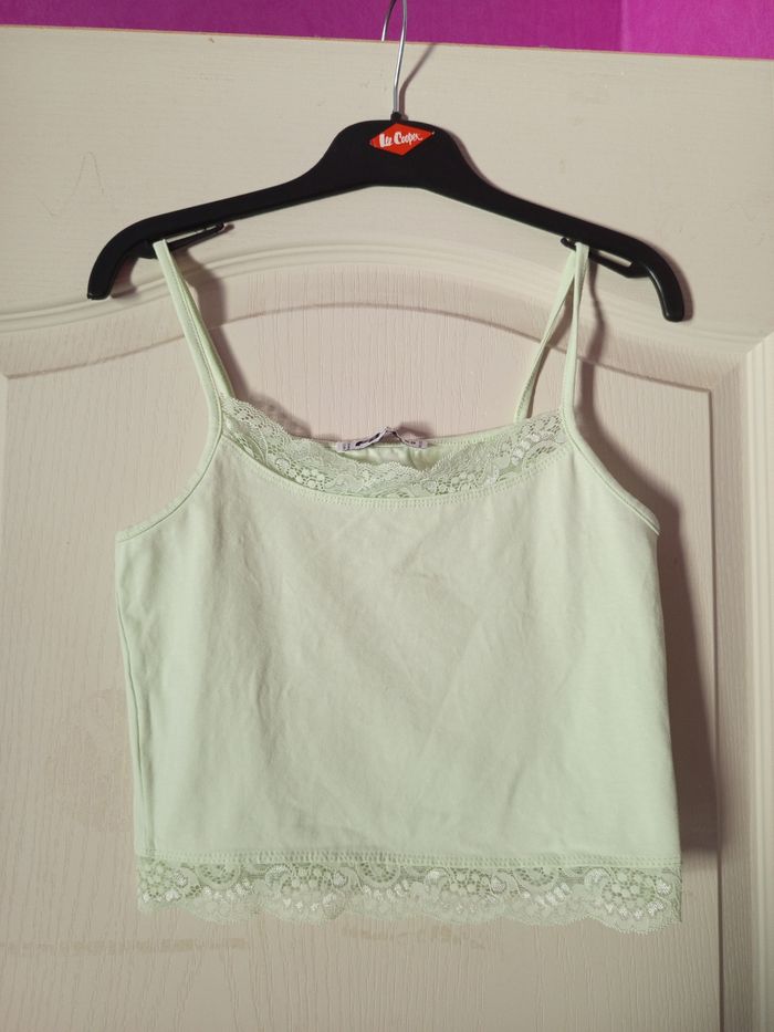 Top court vert pale