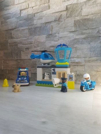 Lego Duplo le commissariat de  Police