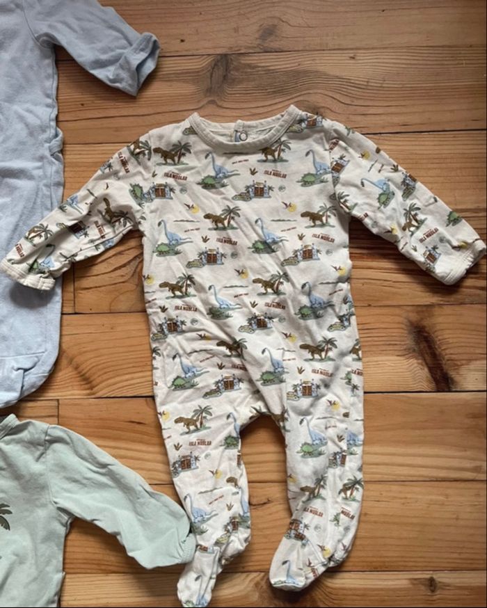 5 pyjama - photo numéro 3