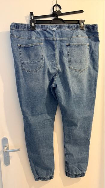 Van. Jean cargo Kiabi.