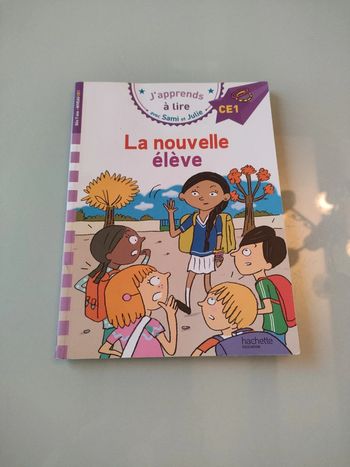 Livre j apprend à lire avec Sami et Julie la nouvelle élève niveau CE1