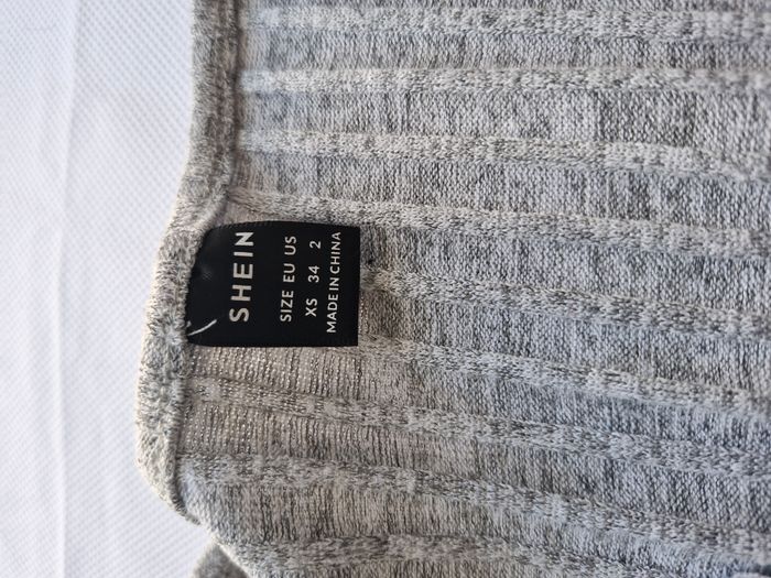Pull XS Shein Gris dentelle - photo numéro 3