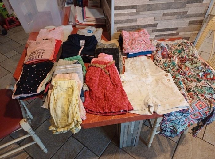 Lot de vêtements fille taille 5 ans