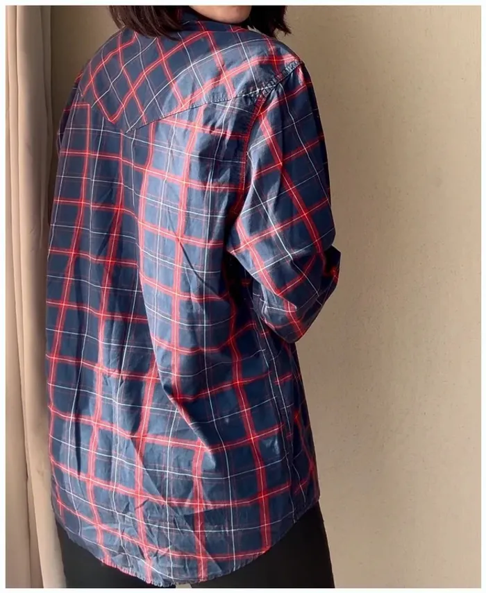 Chemise à carreaux bleu et rouge taille M Levi’s très bon état - photo numéro 4