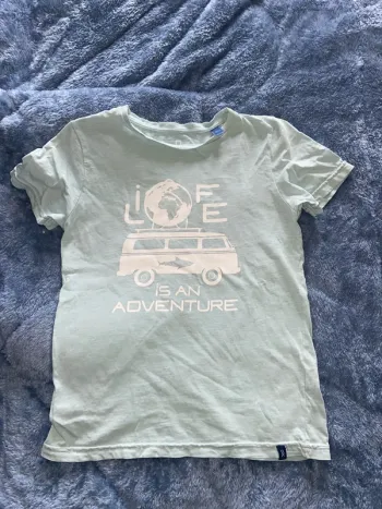Tee shirt
