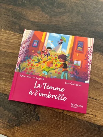 Livre enfant la femme a l’ombrelle