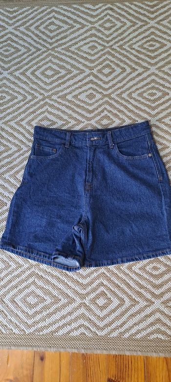 Short jeans