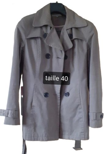Très beau trench Etam. Taille 40. Très bon état