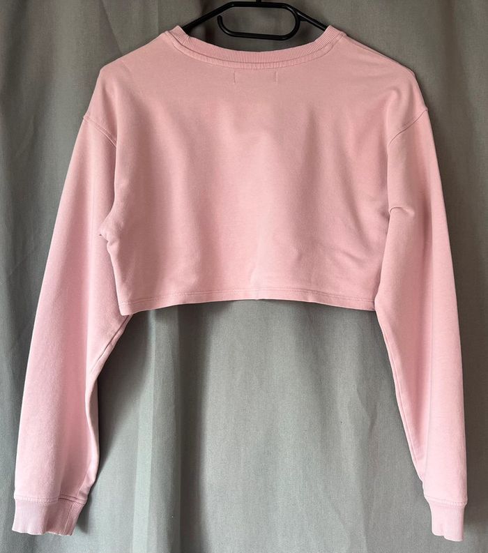 Pull court taille XS rose marque Bershka excellent état - photo numéro 2