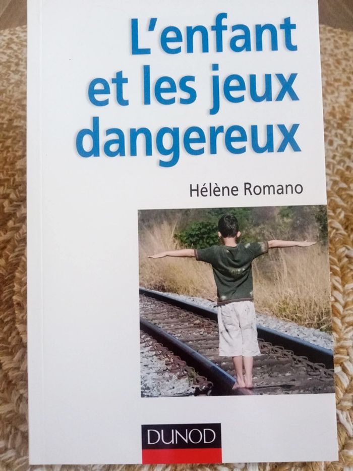 L'enfant et les jeux dangereux - photo numéro 2